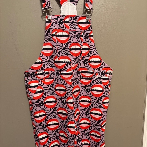 Fun lip pattern overalls new never worn no flaws at all size S - Picture 1 of 11